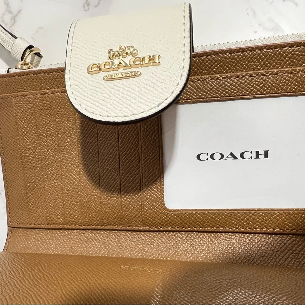 NWT Coach Ivory Leather Wristlet/Phone Wallet - Picture 7 of 11